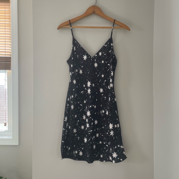ARITZIA Only Mini Daisy Slip Dress - Picture 3 of 7